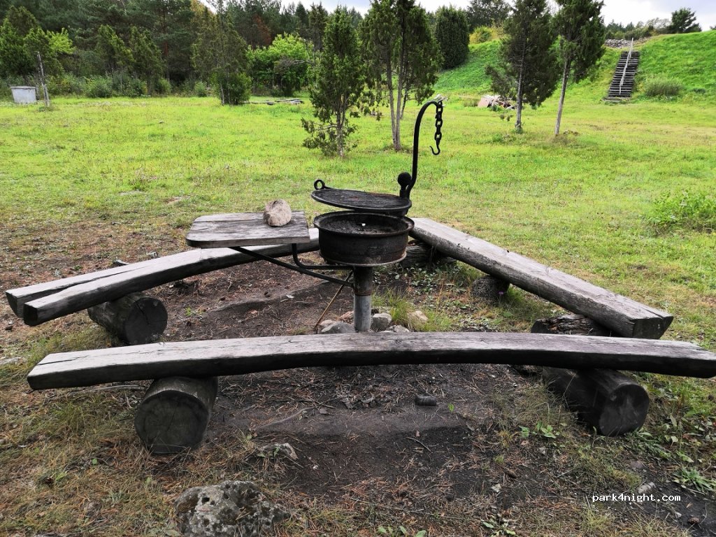 (94302) Valjala - linnuse tee — foto 2