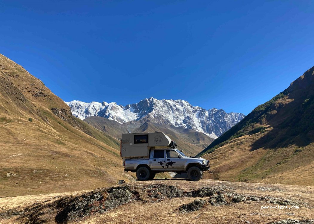 () Ushguli - Unnamed Road — foto