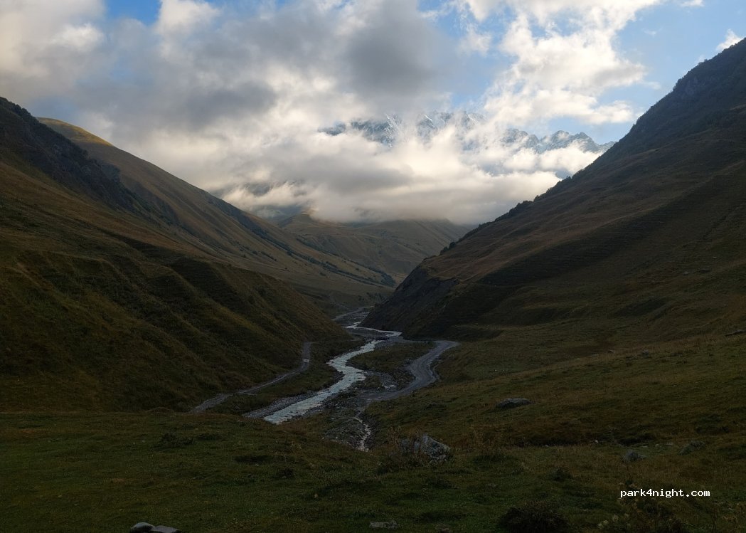 () Ushguli - Unnamed Road — foto 2