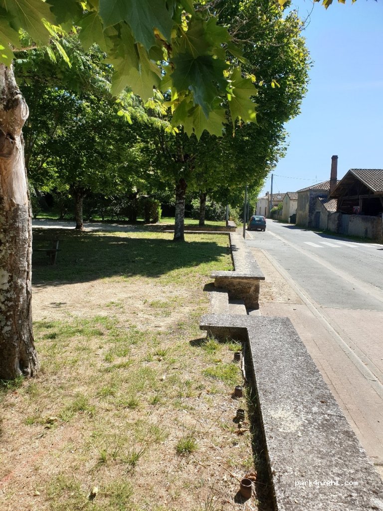 (33210) Léogeats - 25 Sansot — foto