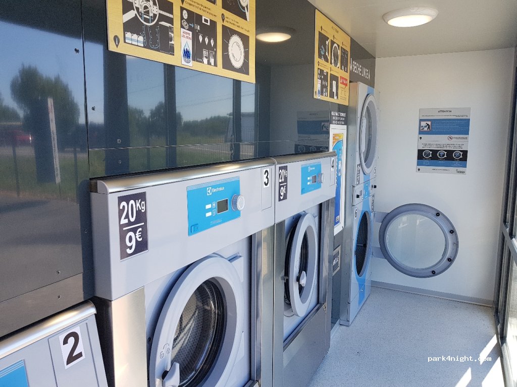 (24100) Saint-Laurent-des-Vignes - 30 Route de Bordeaux — foto