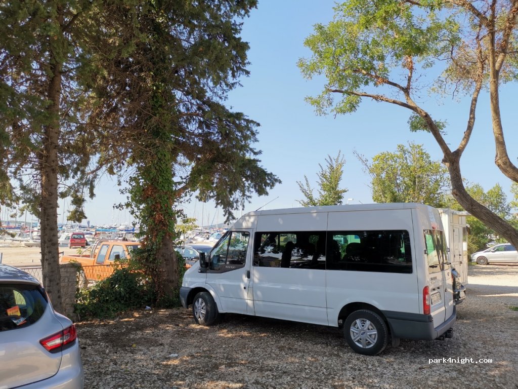 (23210) Biograd na Moru - 24 Šetalište kneza Branimira — foto 2