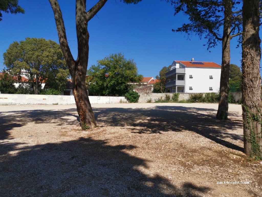 (23210) Biograd na Moru - 24 Šetalište kneza Branimira — foto 3