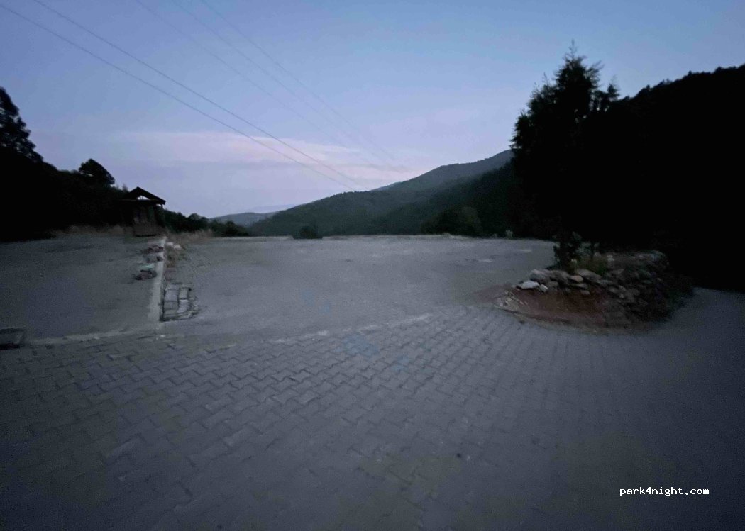 (78000) Bulak - Mencilis Mağara Sokak — foto