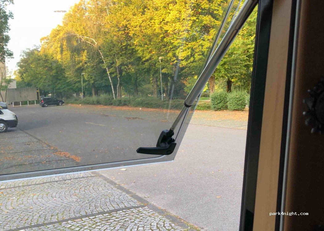 (45128) Essen - 16 Admiral-Scheer-Straße — foto