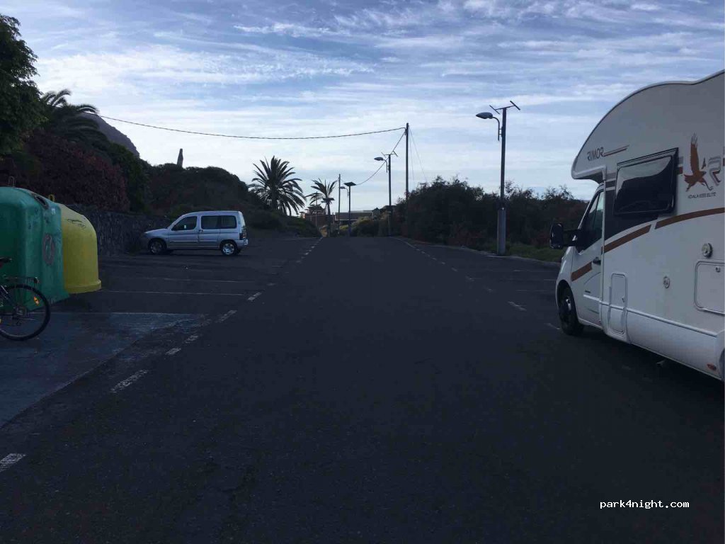 (38870) Valle Gran Rey - 28 Carretera Playa de Inglés — foto