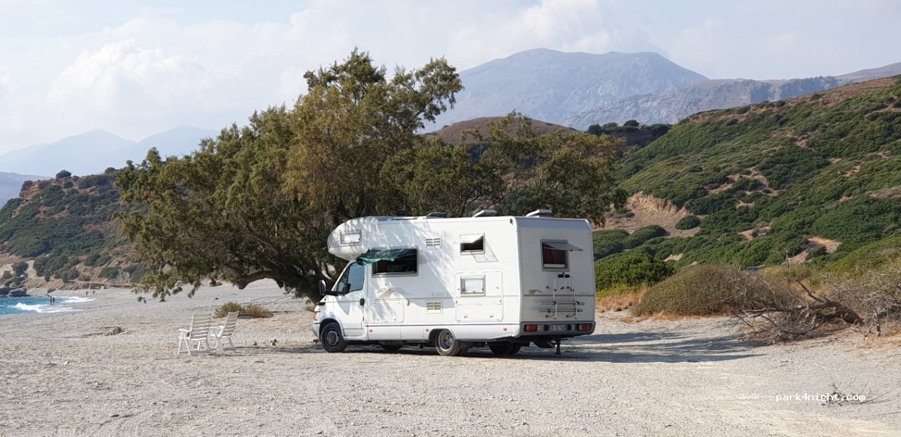 (740 53) Triopetra - Unnamed Road — foto
