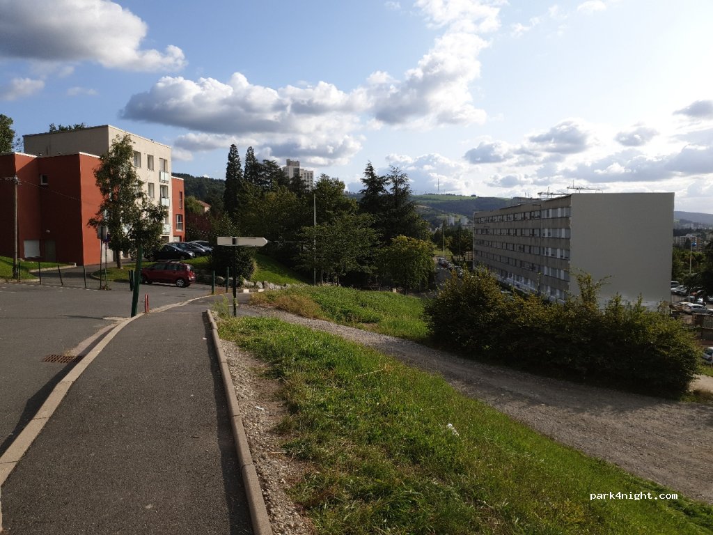 (42100) Saint-Étienne - 1 Passage Claude Monet — foto 2