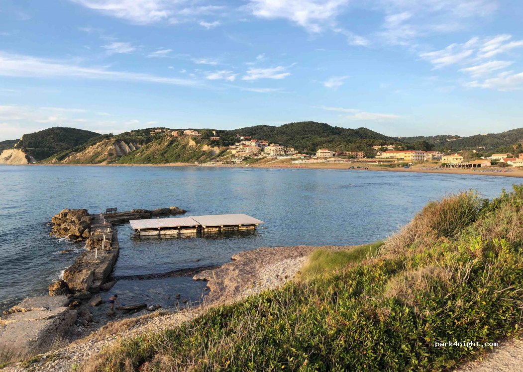 (490 81) Agios Stefanos - Unnamed Road — foto 2