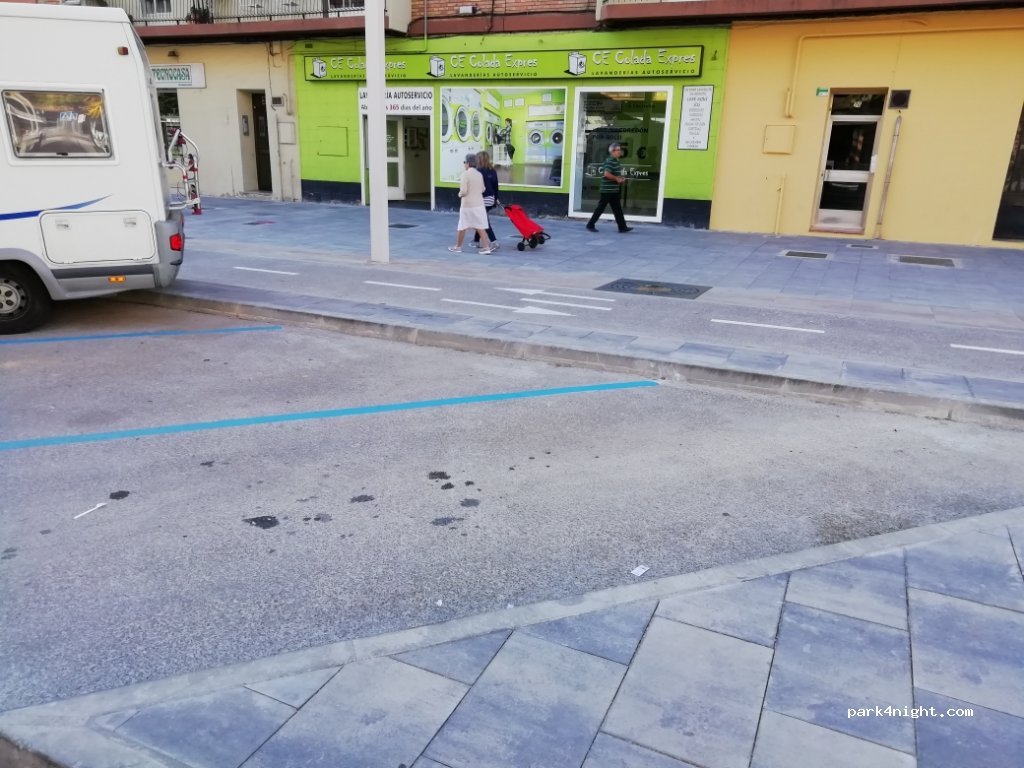 (22001) Huesca - 26 Paseo Ramón y Cajal — foto