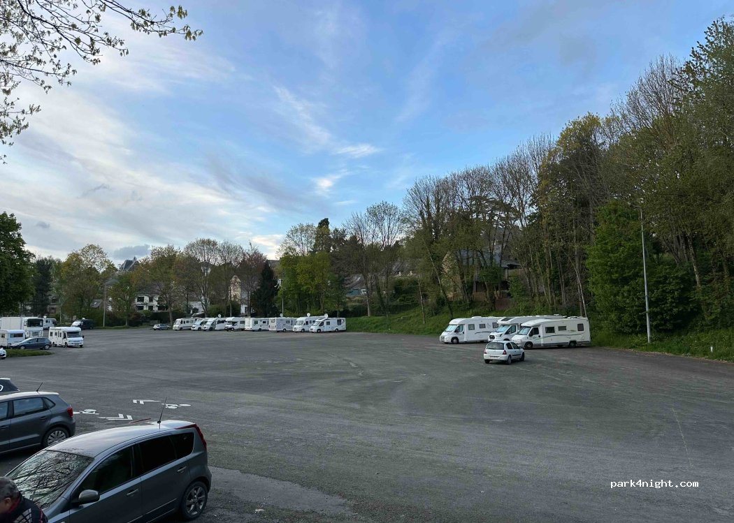 Aire de services et stationnement camping-car Fougères — foto 3