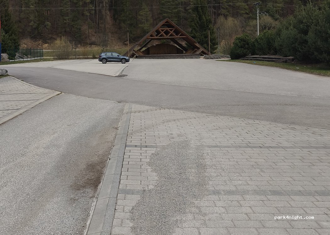 (038 35) Valča - Unnamed Road — foto 3