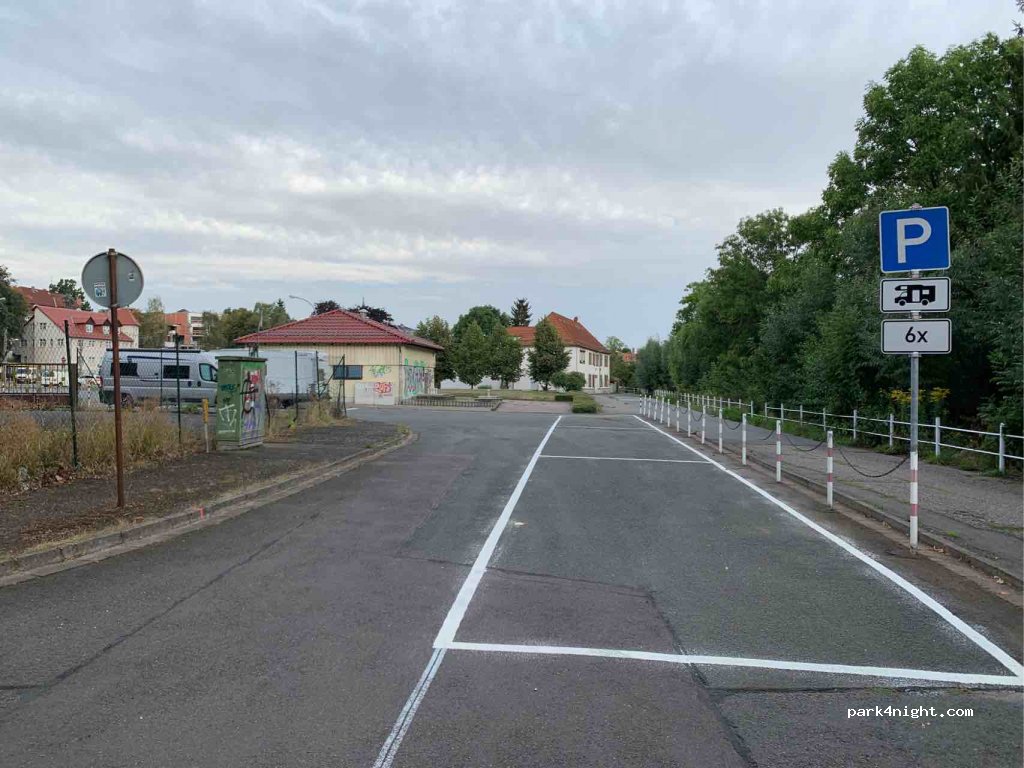 Wohnmobilstellplatz Brückenstraße — foto