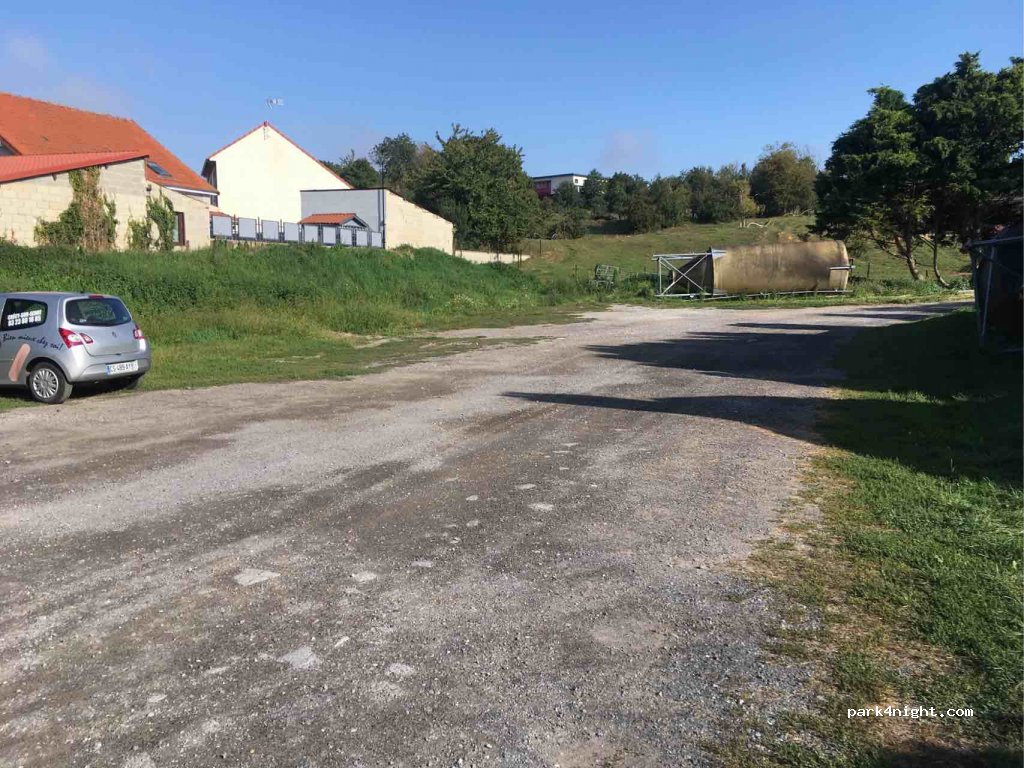 (02270) Crécy-sur-Serre - 32 Rue de l'Église — foto 3