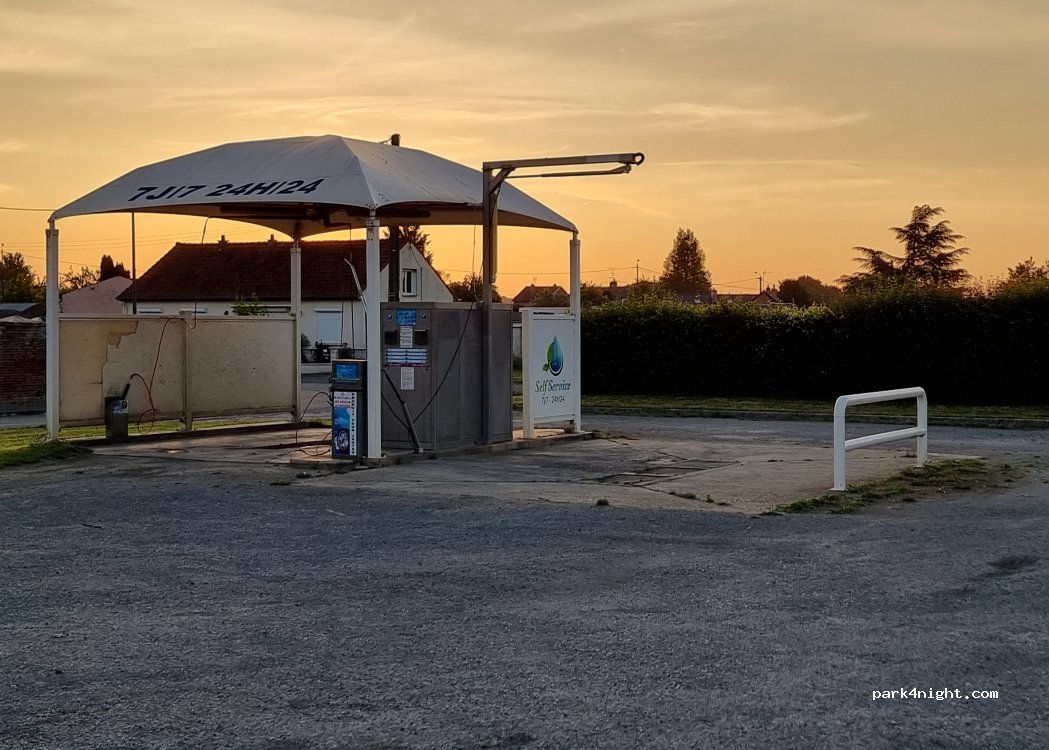 (02270) Crécy-sur-Serre - 32 Rue de l'Église — foto 4