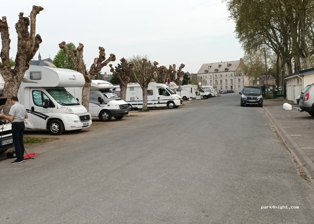 (45130) Meung-sur-Loire - 16 Quai du Mail — foto