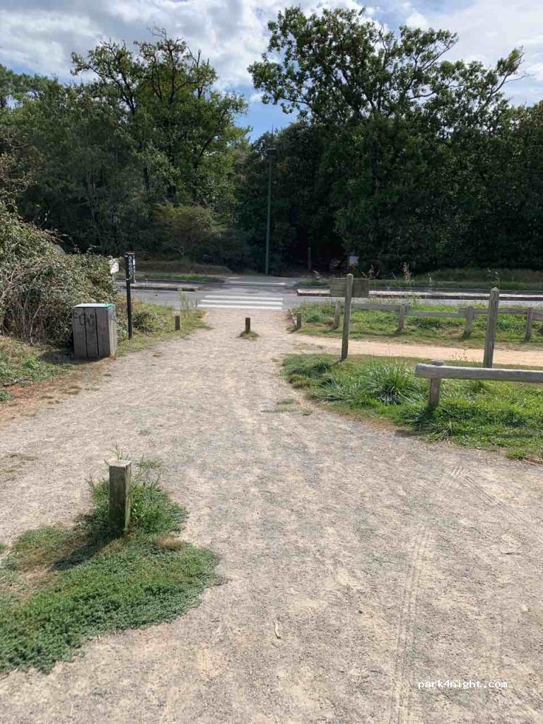 (85180) Le Château-d'Olonne - 21 D32B — foto 3