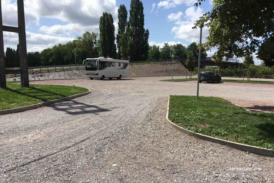 (03290) Dompierre-sur-Besbre - Les Sapins — foto 3