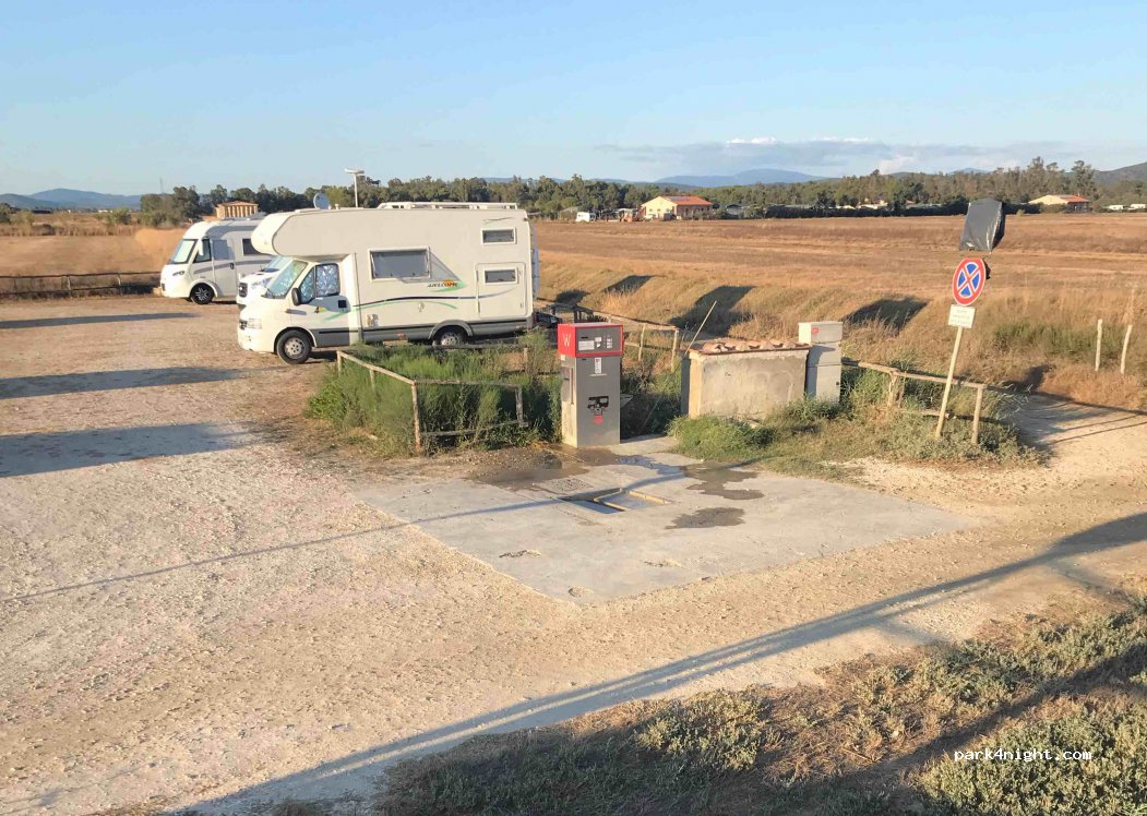 Perelli3 Posteggio Camper — foto