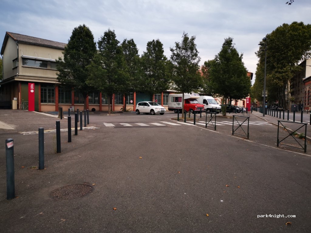 (31300) Toulouse - 1 Avenue du Château d'Eau — foto