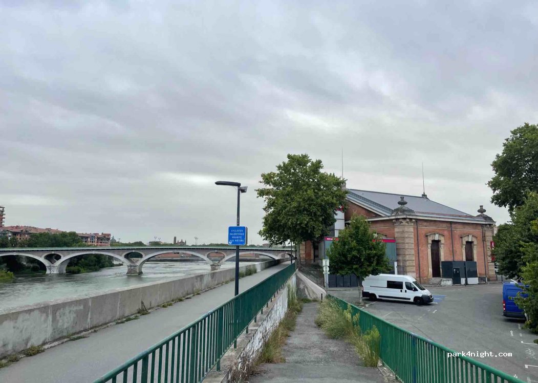 (31300) Toulouse - 1 Avenue du Château d'Eau — foto 4