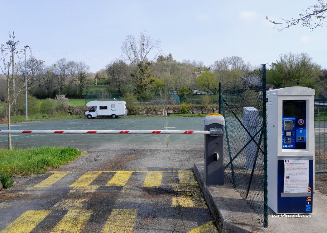 Aire de camping-cars Najac — foto 4