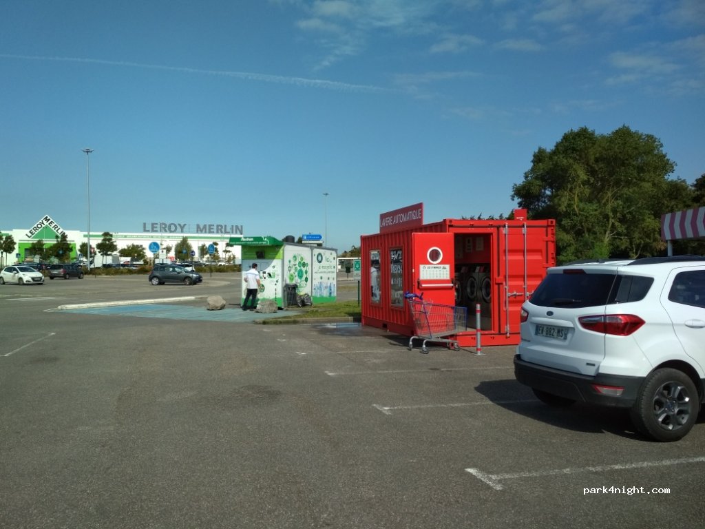 (62100) Calais - 195 Avenue Roger Salengro — foto