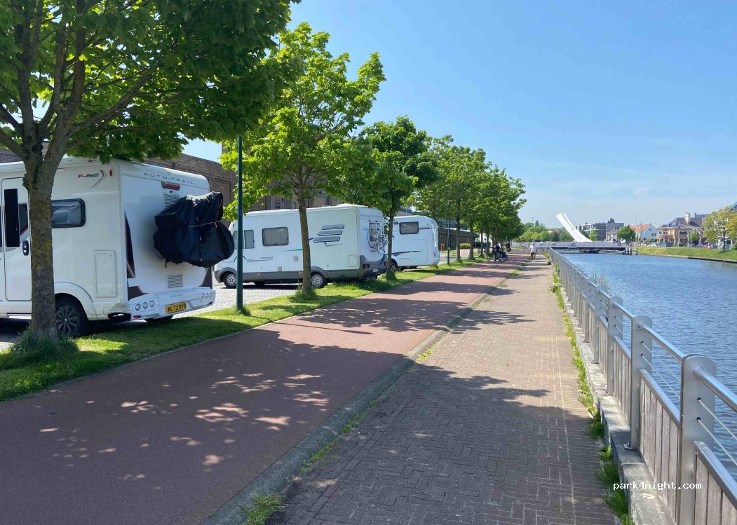 (8000) Brugge - 15 Sint-Pieterskaai — foto 3