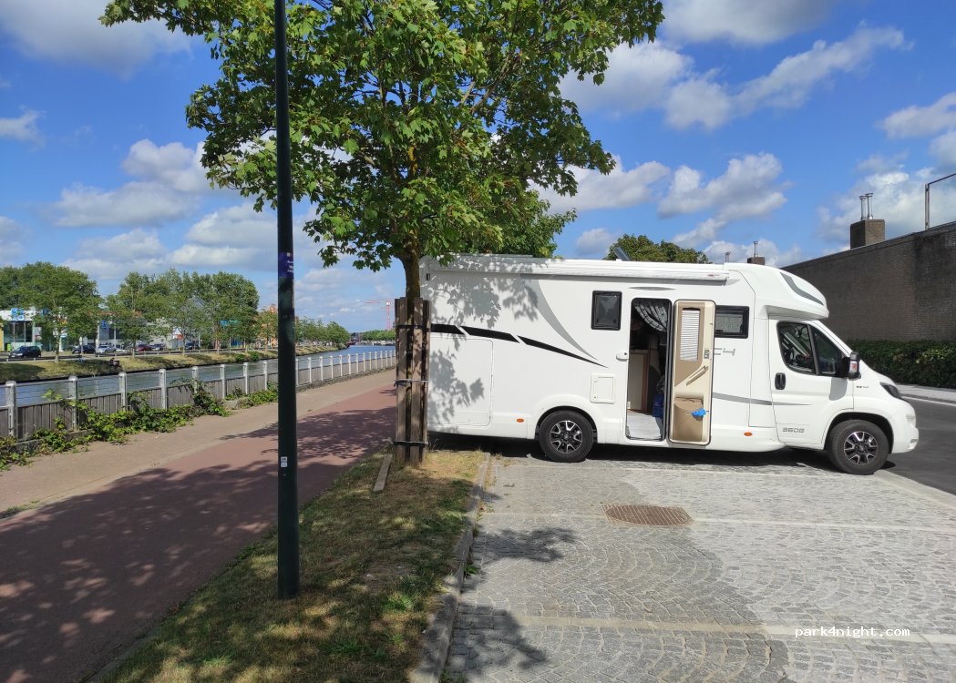 (8000) Brugge - 15 Sint-Pieterskaai — foto 4