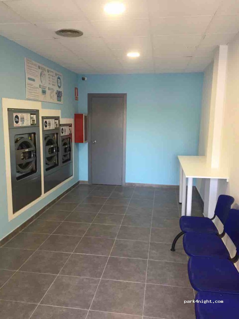 (08907) L'Hospitalet de Llobregat - 84a Avinguda Mare de Déu de Bellvitge — foto 2