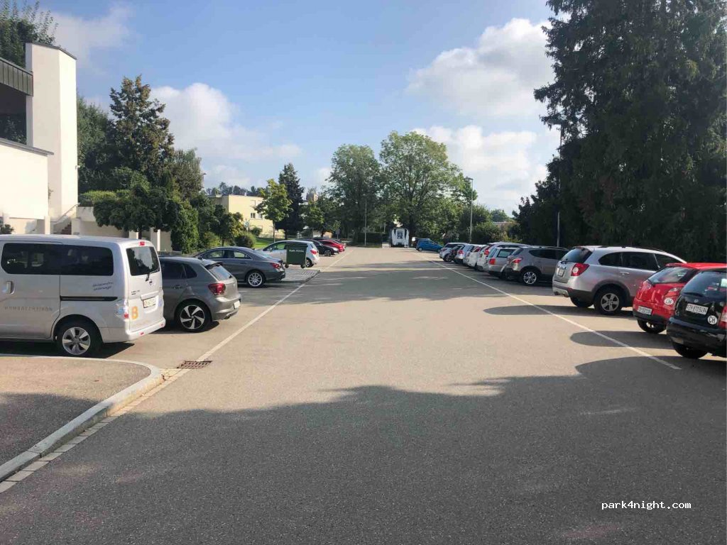 (8634) Hombrechtikon - 2 Bahnhöfliplatz — foto 2
