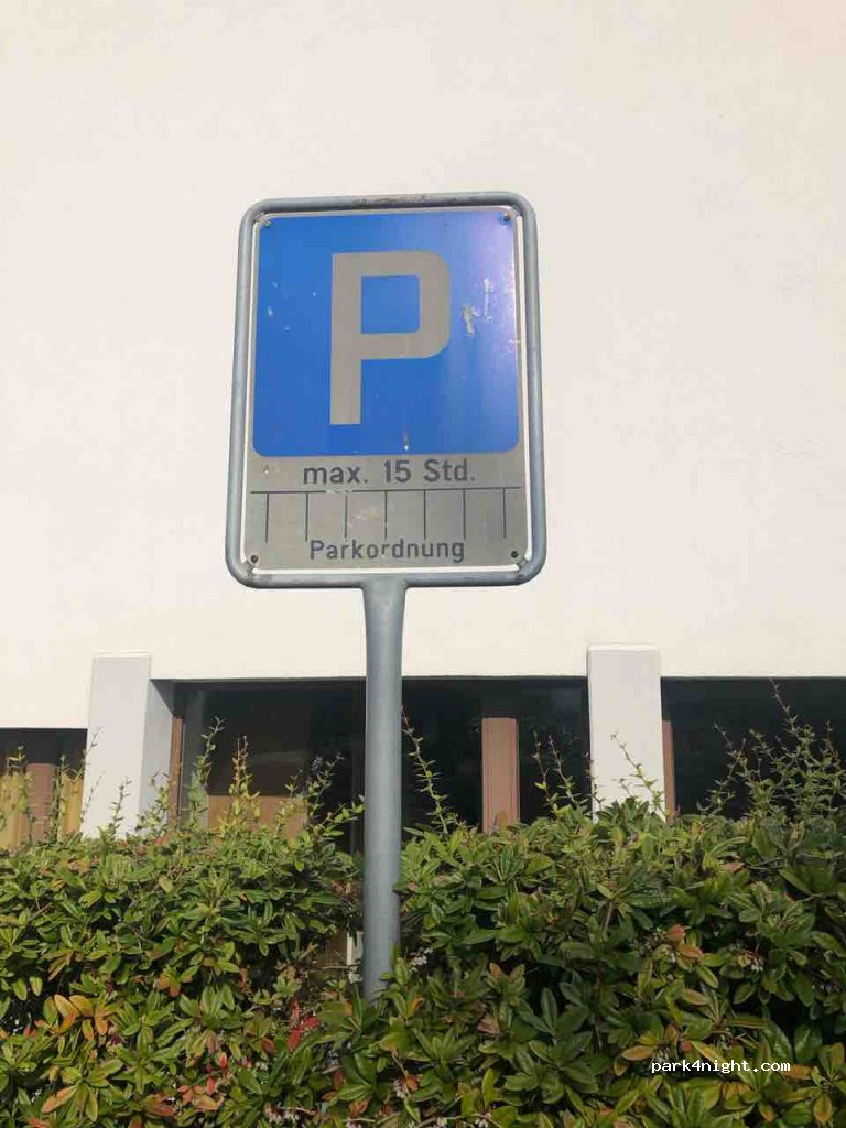 (8634) Hombrechtikon - 2 Bahnhöfliplatz — foto 3