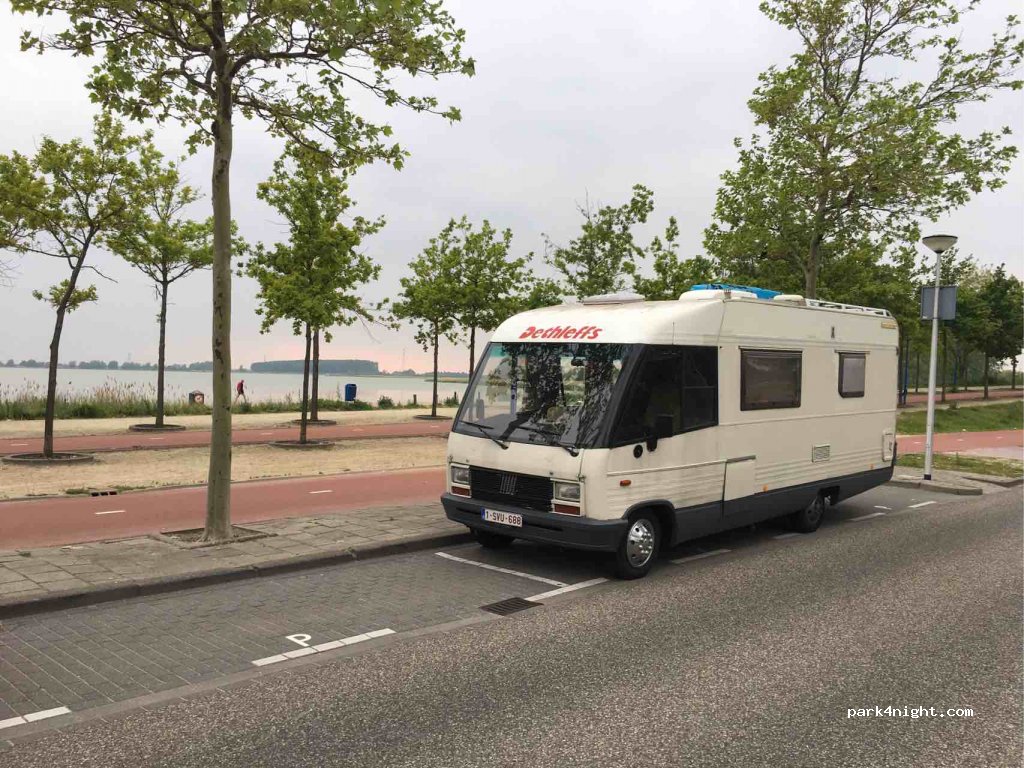 Camperplaats Boulevard Noord Bergen Op Zoom — foto 2