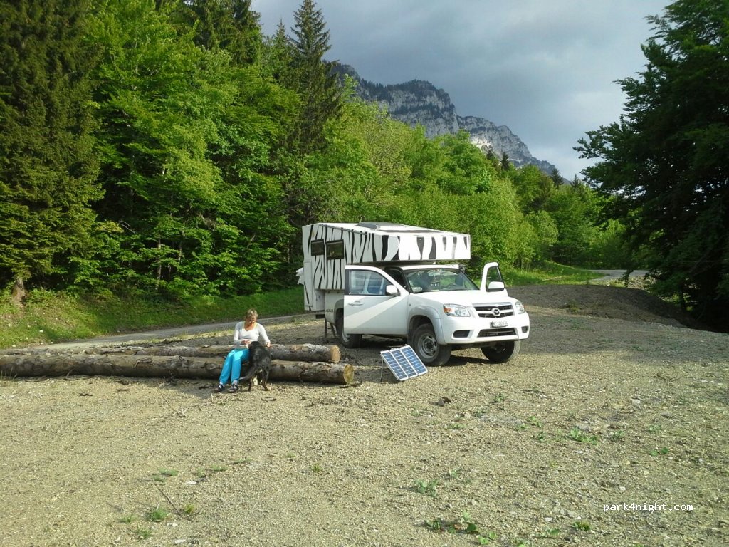 (73630) École - Unnamed Road — foto