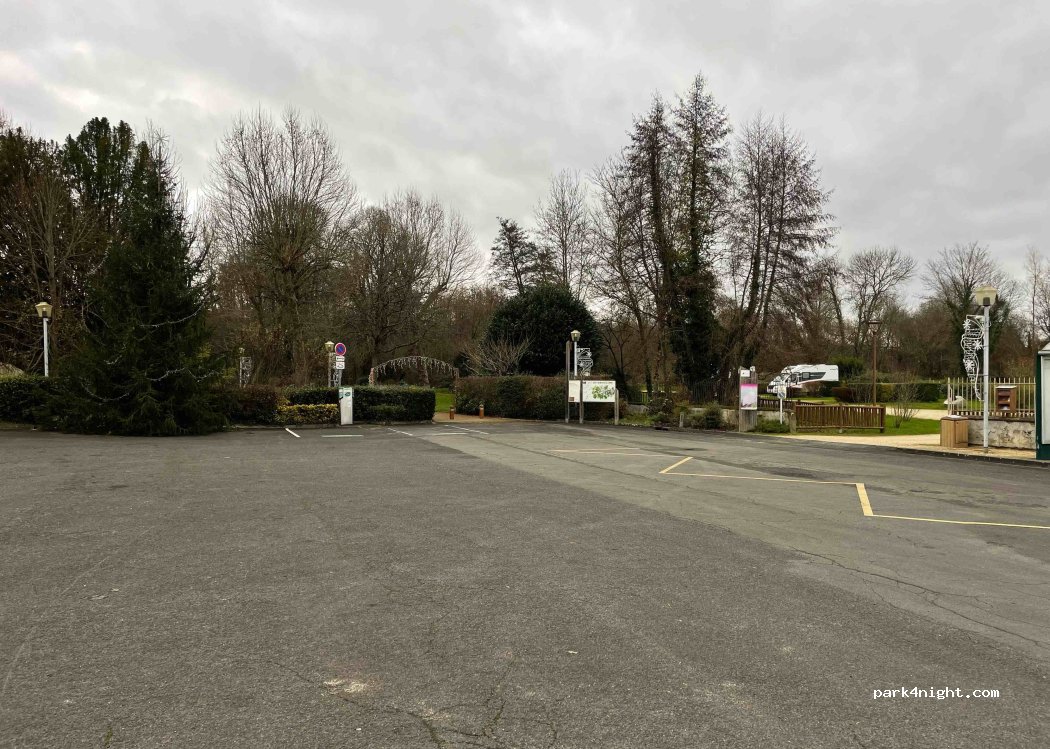 Aire de camping-cars Gizeux — foto 5
