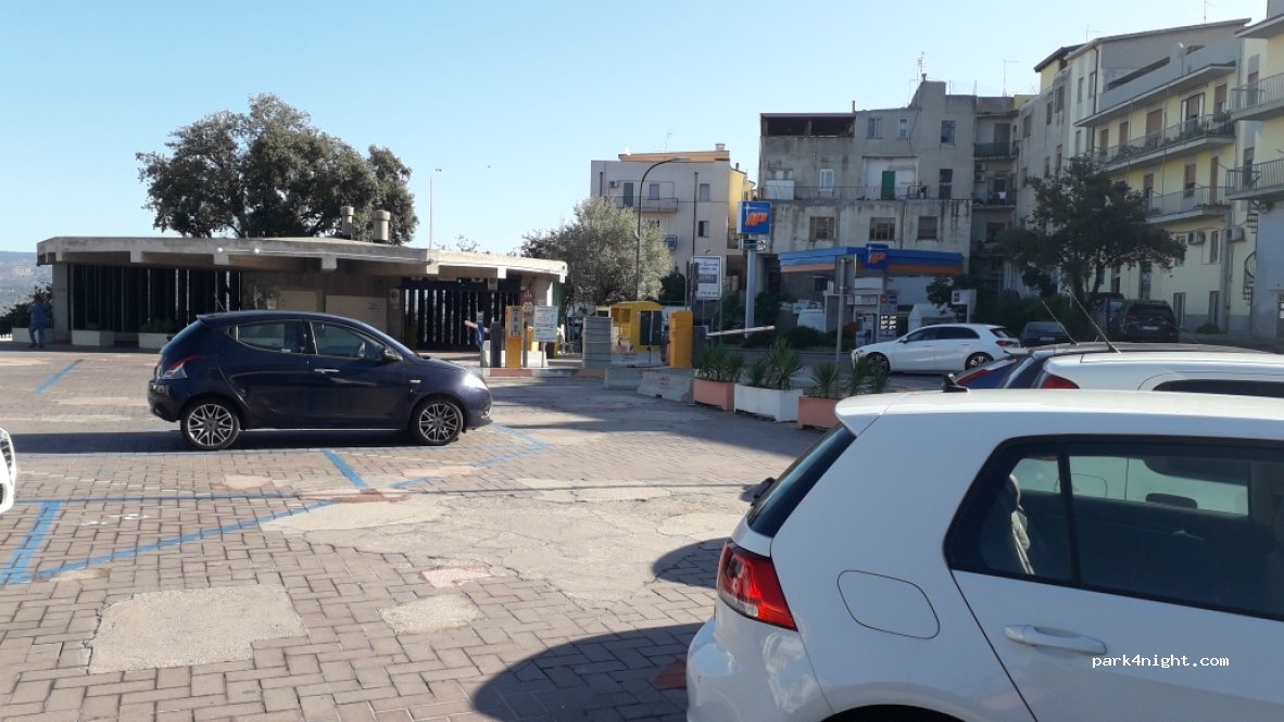 (08100) Nuoro - 16 Piazza Italia — foto 2