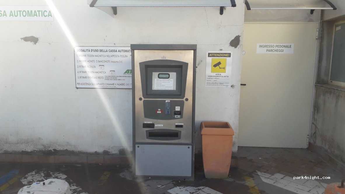 (08100) Nuoro - 16 Piazza Italia — foto 3