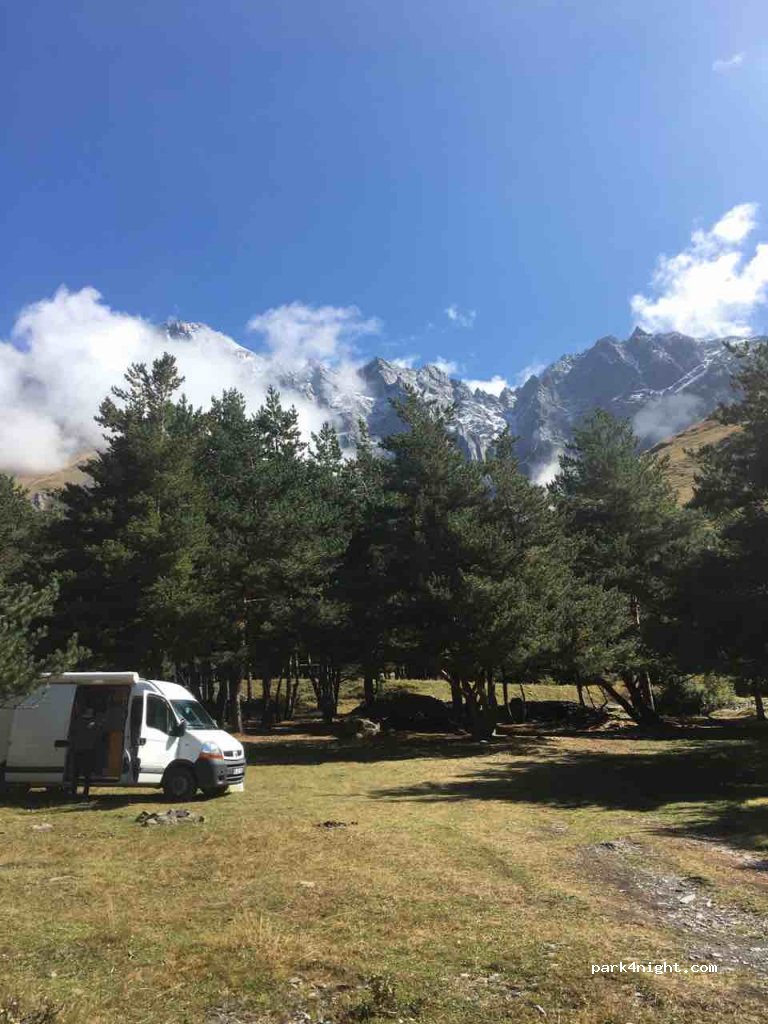 () Stepantsminda - Unnamed Road — foto