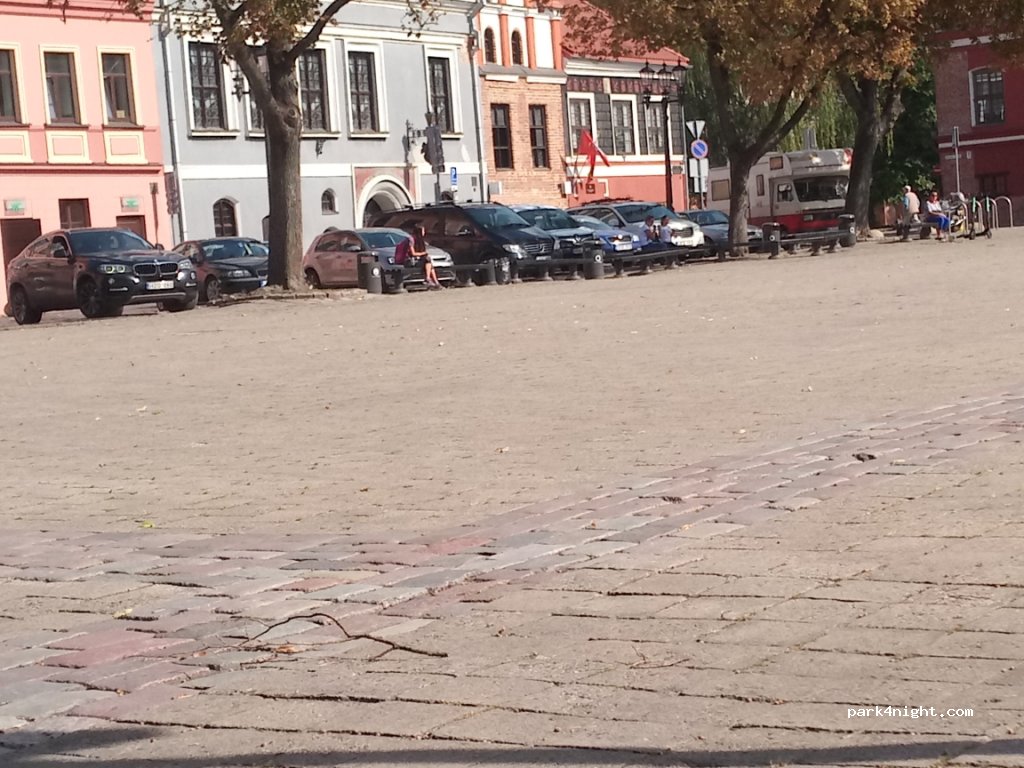 (44280) Kaunas - 10 Rotušės aikštė — foto