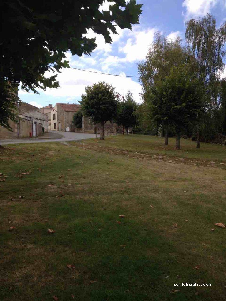 (79160) Saint-Pompain - 12 Rue des Monfortains — foto 2