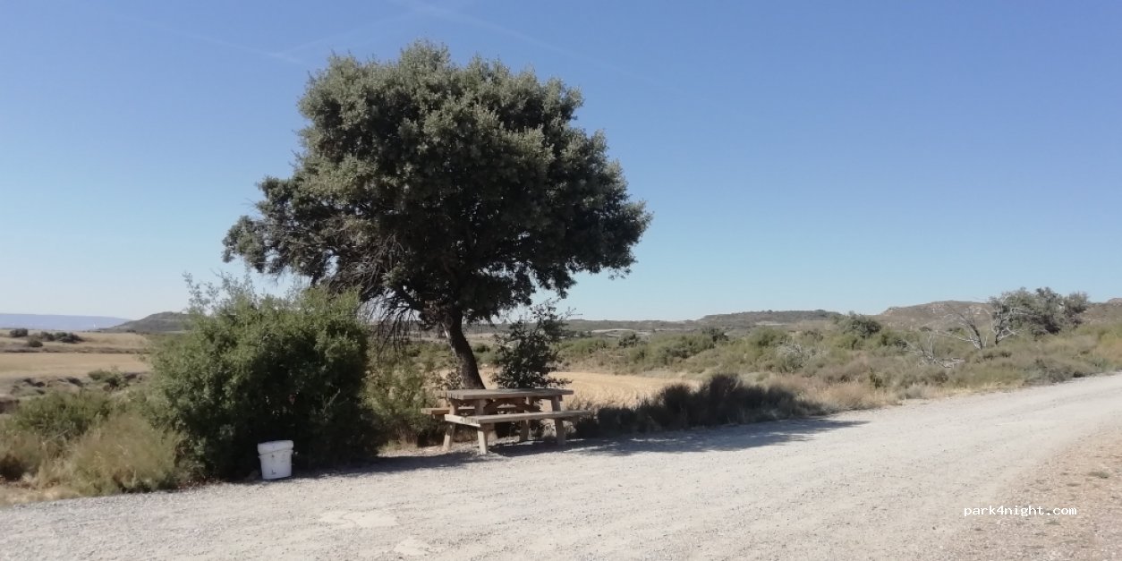 (50615) Valpalmas - Unnamed Road — foto