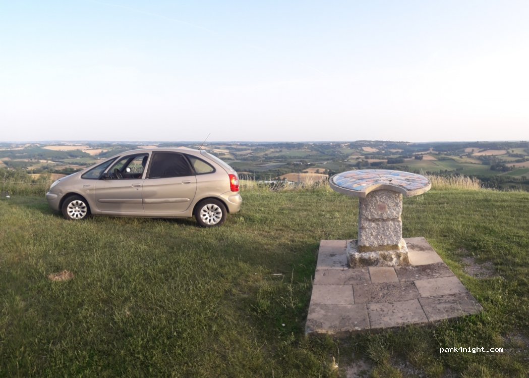 (82270) Montalzat - Unnamed Road — foto 3