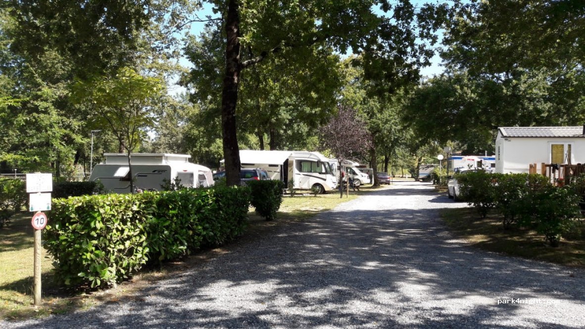 Camping de l'Etang de Laubanère — foto