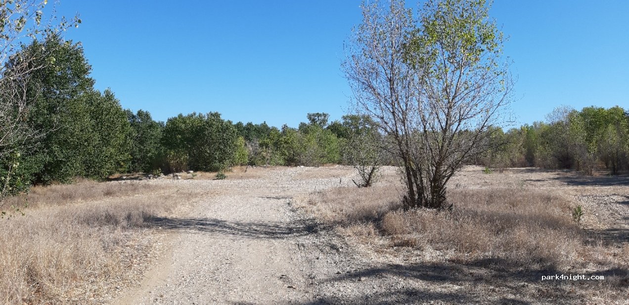 (30210) Fournes - Unnamed Road — foto