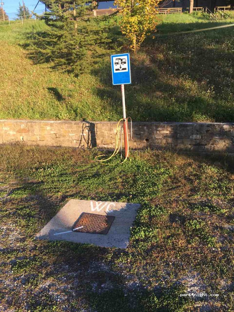 Area Sosta Camper Mombarcaro — foto