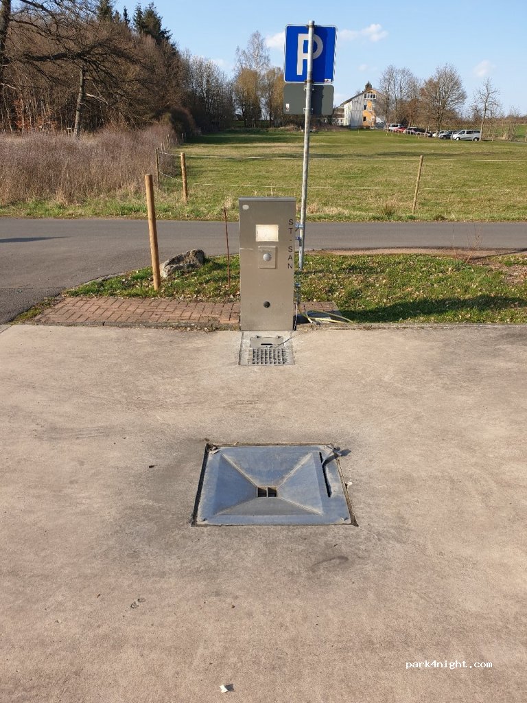 Wohnmobilstellplatz an der Vulkantherme — foto 2