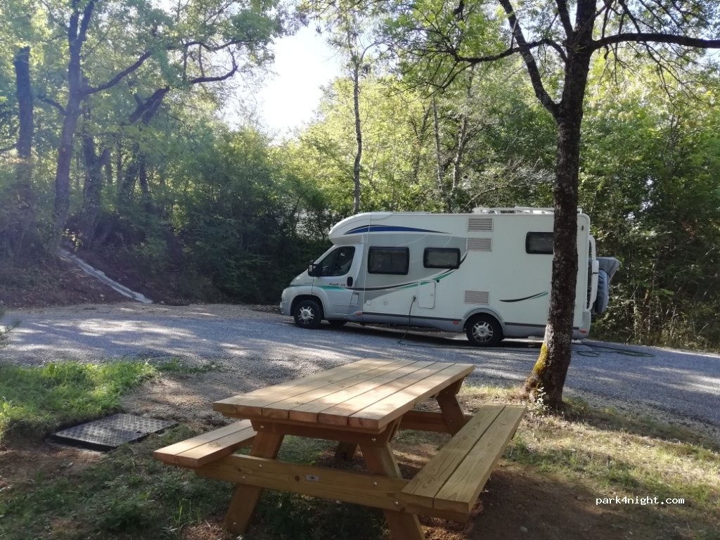 Aire de camping-cars La chaunasse Thoard — foto