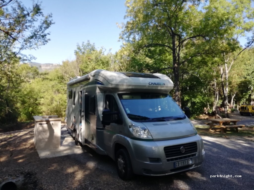 Aire de camping-cars La chaunasse Thoard — foto 2