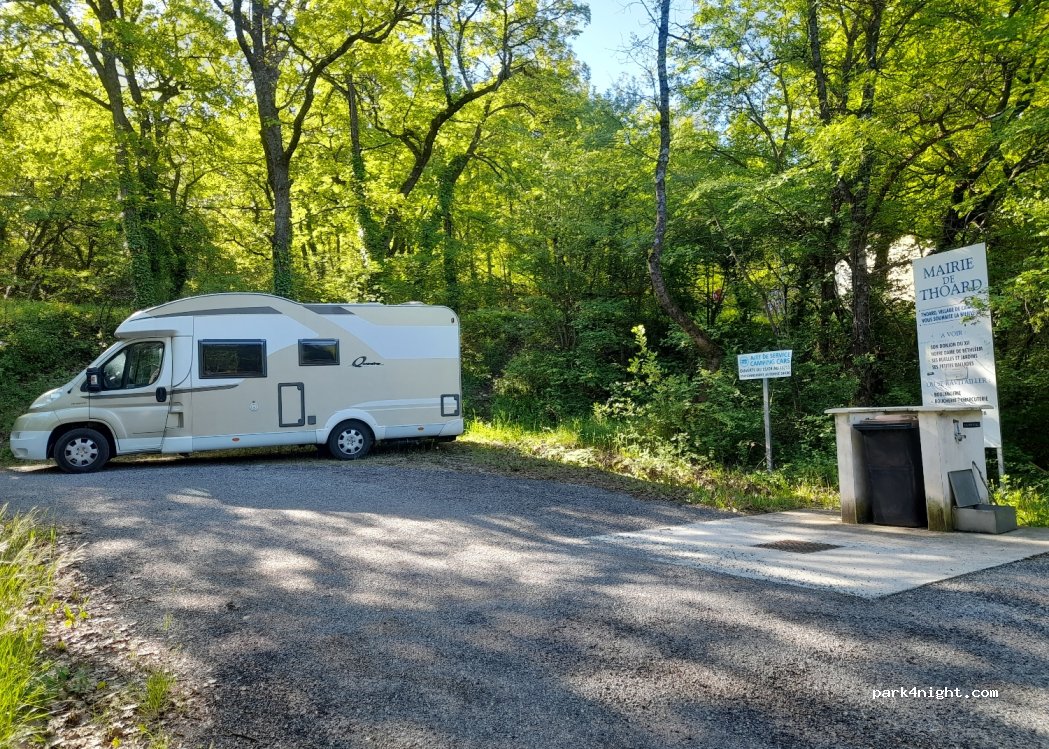 Aire de camping-cars La chaunasse Thoard — foto 4