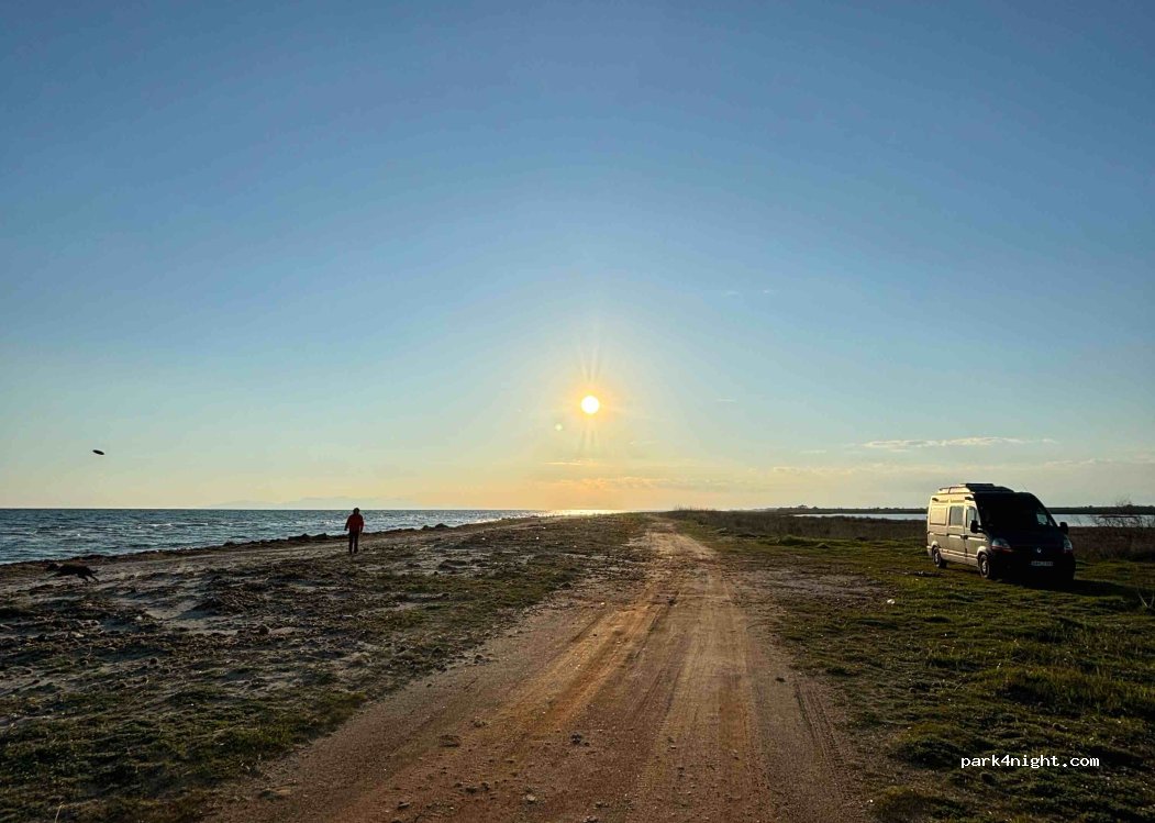 (670 63)  - Unnamed Road — foto 4